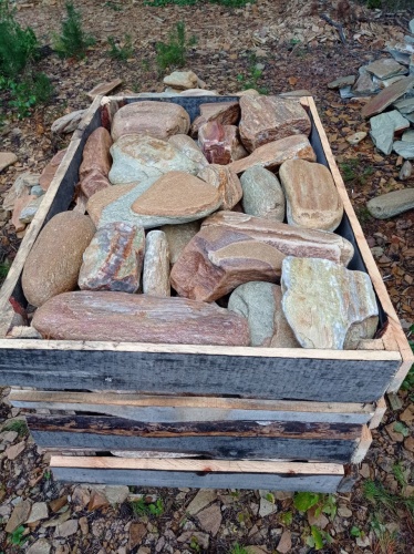 Златолит жёлтый, жёлто-зелёный глыбки и валуны для ланшафтного дизайна купить в Новой Ляле