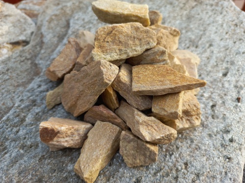 Златолит жёлтый декоративная каменная крошка купить в Новой Ляле