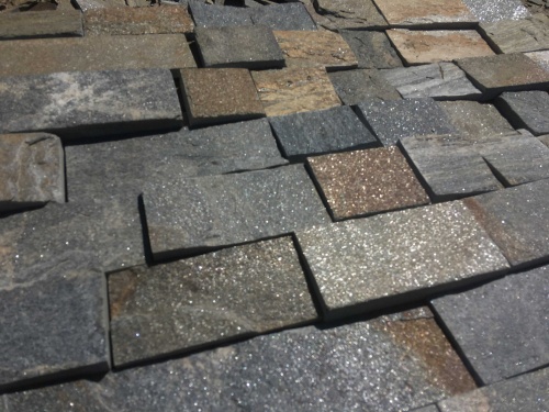 Плитка пилёная златолит Уральский для цоколя, отмостки купить в Новой Ляле