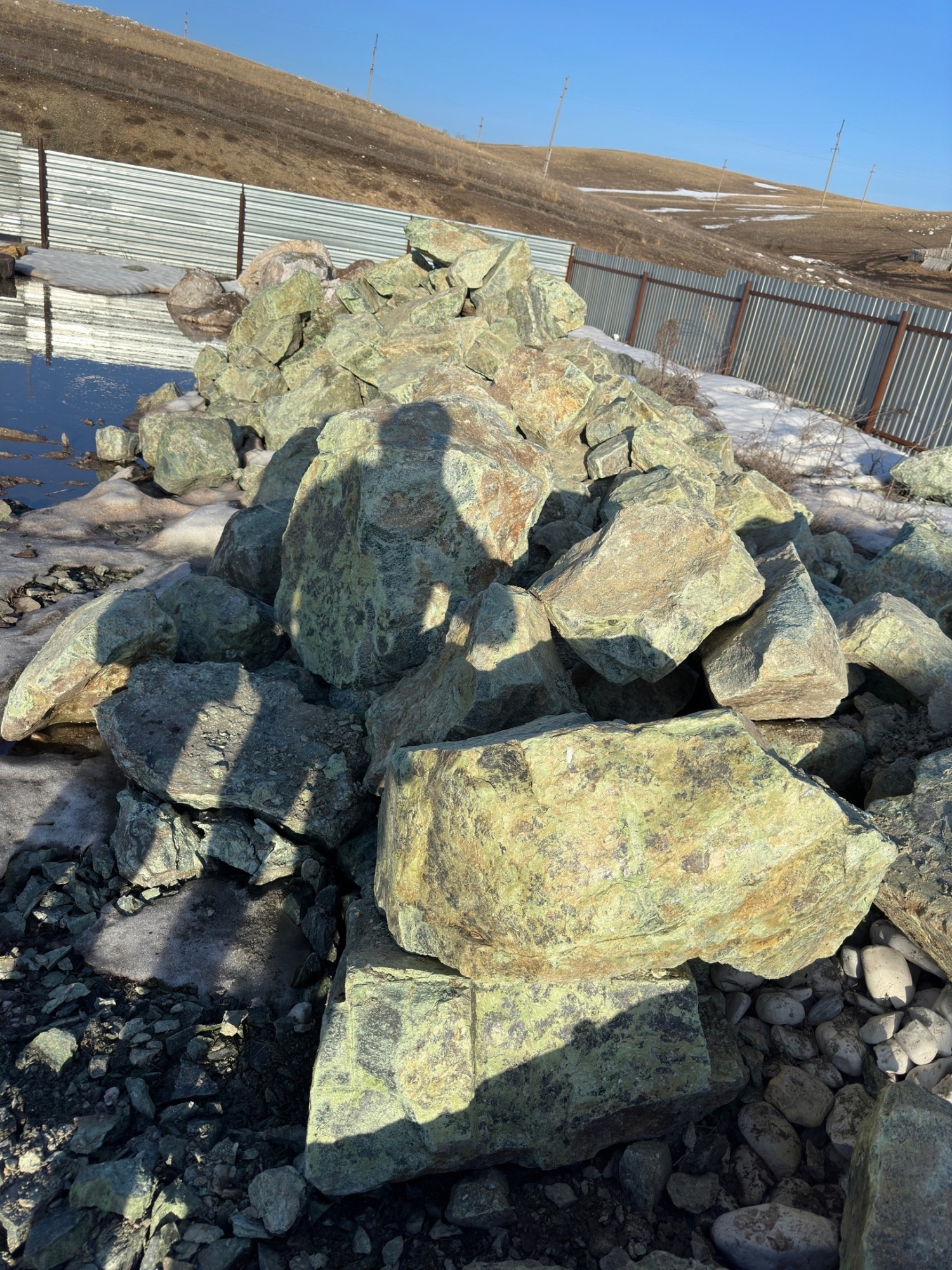 Камни для ландшафтного дизайна зелёные 10-60 килограмм купить в Новой Ляле