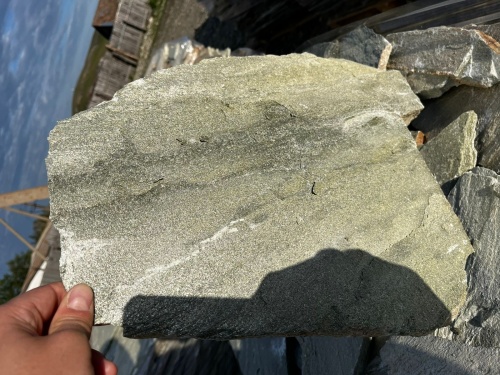 Плитняк златолит зелёный для цоколя, отмостки купить в Новой Ляле