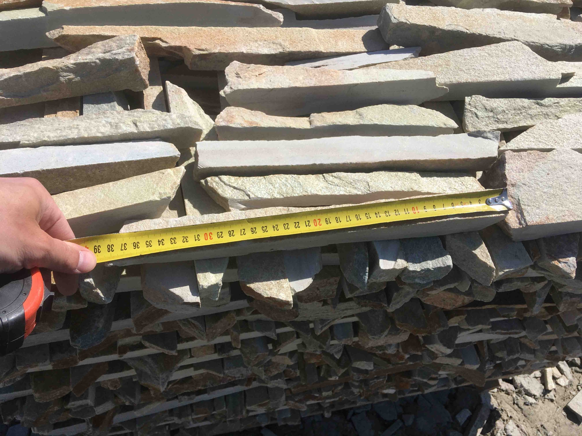 Горбушка златолит золотистый для облицовки купить в Новой Ляле