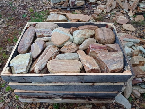 Златолит жёлтый, жёлто-зелёный глыбки и валуны для ланшафтного дизайна купить в Новой Ляле