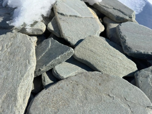 Плитняк златолит зелёный галтованный для цоколя купить в Новой Ляле