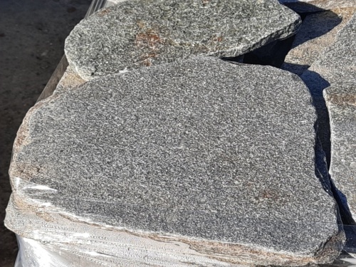 Златолит серебристый галтованный для лестниц купить в Новой Ляле