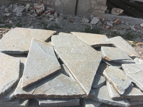 Златолит серебристый галтованный для лестниц купить в Новой Ляле