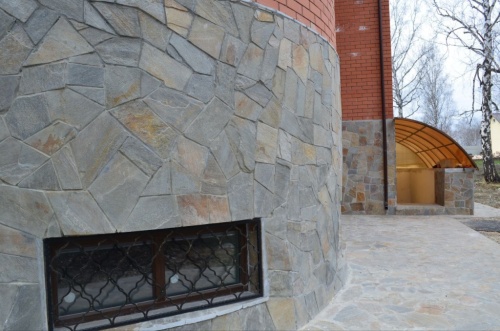 Плитняк златолит Уральский для цоколя, отмостки купить в Новой Ляле